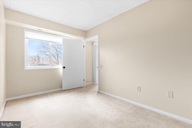 Building Photo - 1745 Edgewood Hill Cir