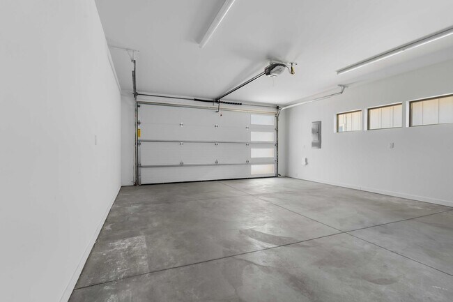 Building Photo - Exceptionally Maintained 3 Bedroom Home in Coeur d'Alene