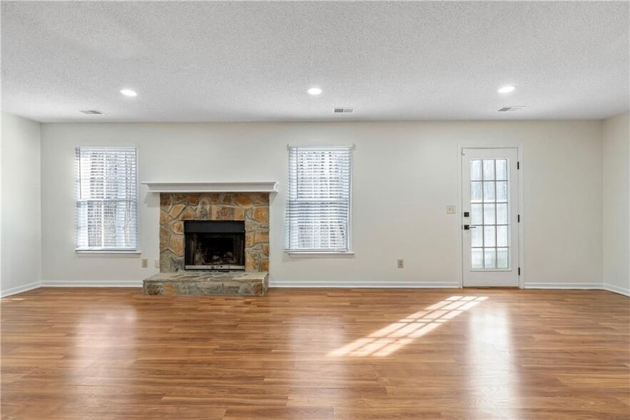 Building Photo - 2095 Uniwattee Trail SE