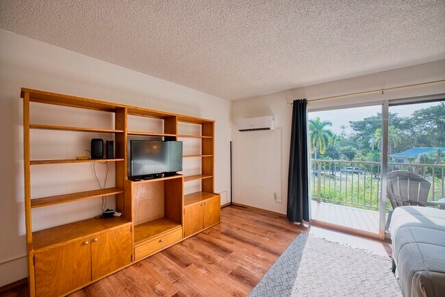 Building Photo - 355 Kalanianaole St