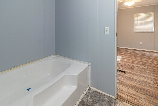 Building Photo - "Charming 2-Bed, 2-Bath Mobile Home Retrea...