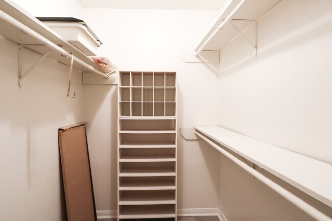 Building Photo - 2750 Holly Hall St