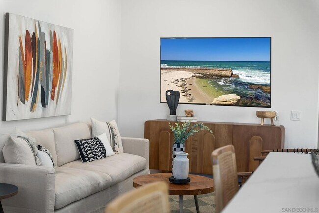 Building Photo - 2483 Oxford Ave