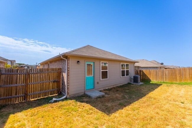 Building Photo - 5828 Roderick Dr