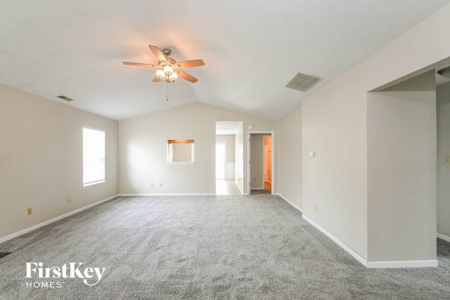 Building Photo - 5815 Victory Ave