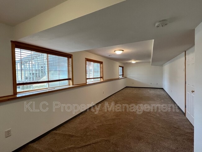 Building Photo - 7764 Beech Tree Ln