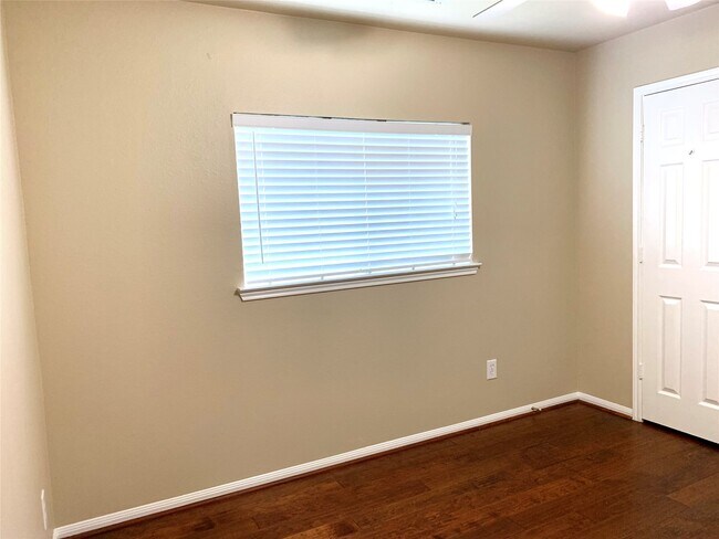 Building Photo - 2822 Chalet Knolls Ln