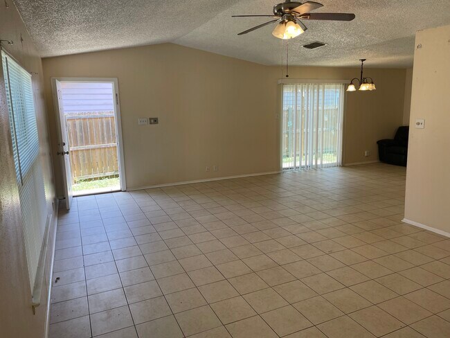 Building Photo - 11731 Spring Club Dr