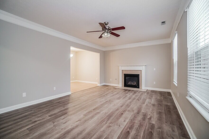 Building Photo - 5932 Ruihley Way