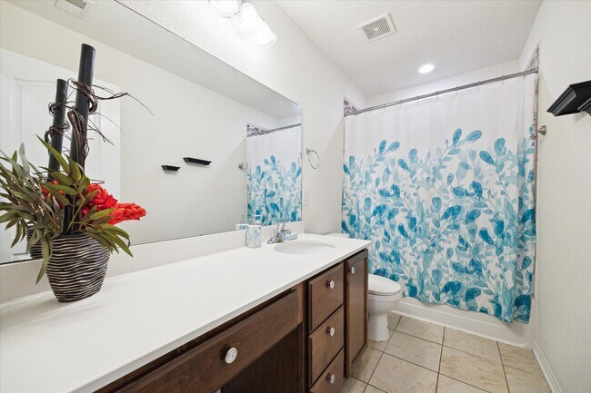 Building Photo - 16343 Oakside Hollow Ln