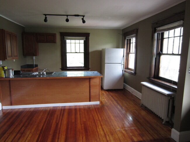 Building Photo - 621 Clemmer Ave