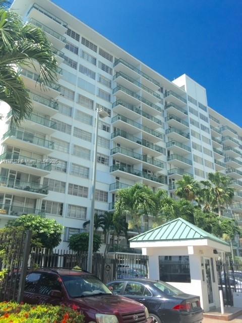 Building Photo - 1408 Brickell Bay Dr
