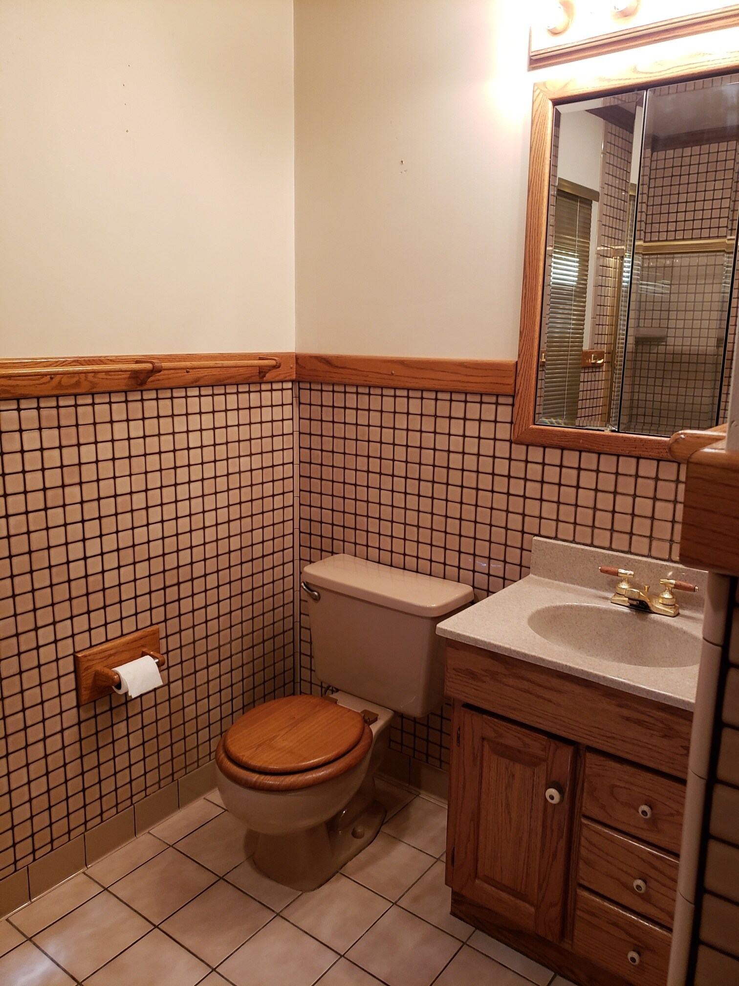 Building Photo - 1003 W 17th St