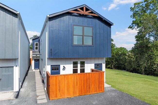 Building Photo - 8419 Venus St