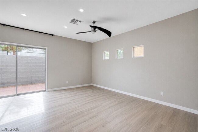 Building Photo - 11092 Abbeyfield Rose Dr
