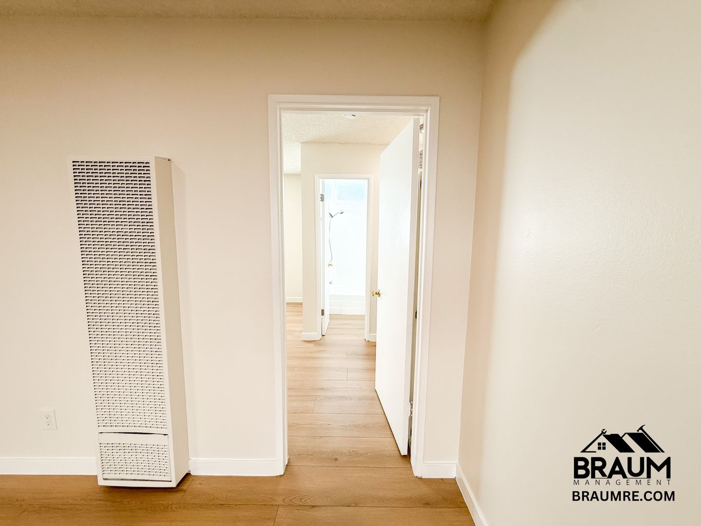 Building Photo - 6612 Sylmar Ave