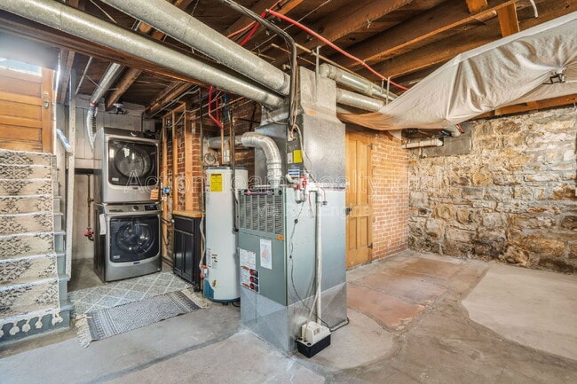 Building Photo - 14 W Jefferson St