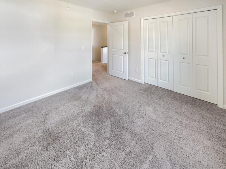 Building Photo - 6964 Huckleberry Dr