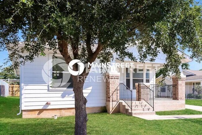 Primary Photo - 3 Bedroom Pet-Friendly Home in EULESS, TX ...