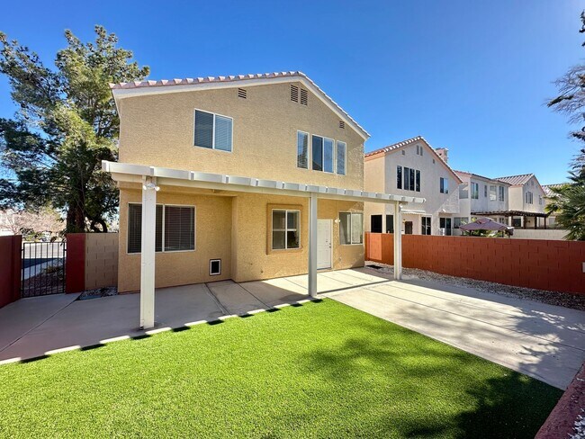 Building Photo - Cypress In The Hills At Summerlin By Lewis Homes