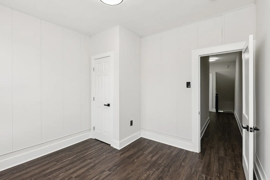 Building Photo - 752 Melville Ave