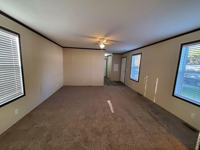 Building Photo - 12 Mockingbird Hill Dr