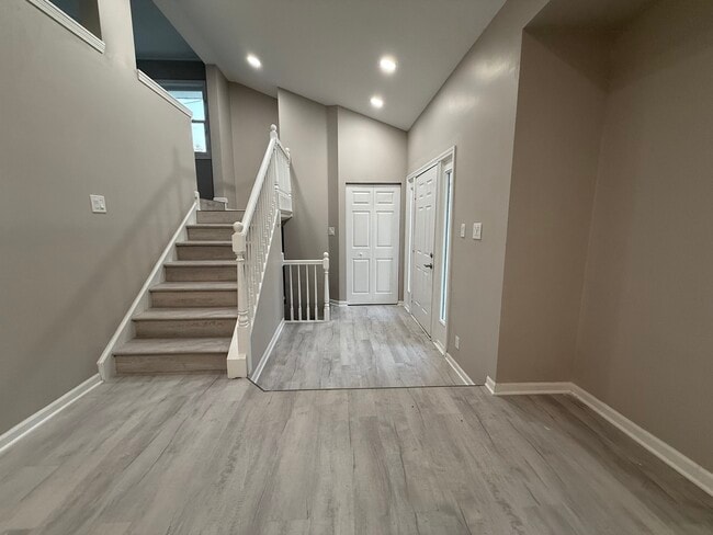 Building Photo - 337 Woodland Dr