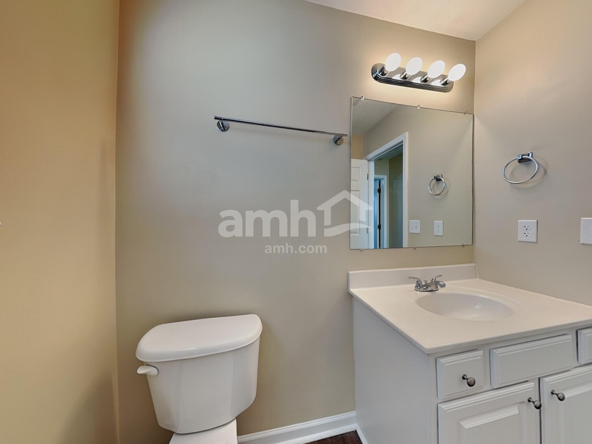 Building Photo - 17 Dillingham Ct