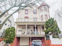 Building Photo - 53 Bancroft St