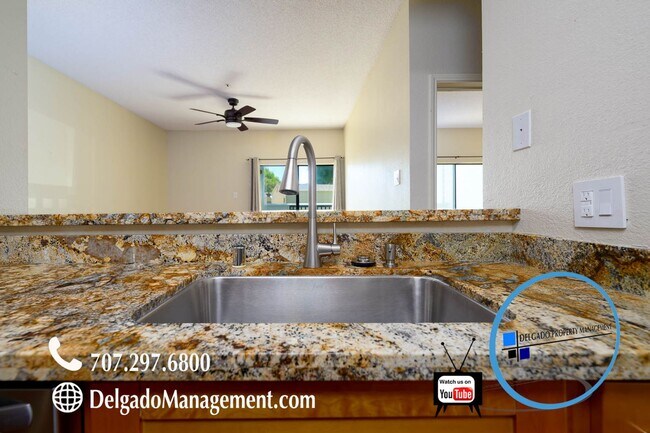 Building Photo - Glen Cove downstairs condo!