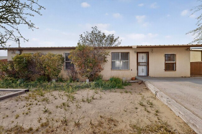 Building Photo - Rural South Valley 4 Bedroom  1.75 Bath 1256/sf