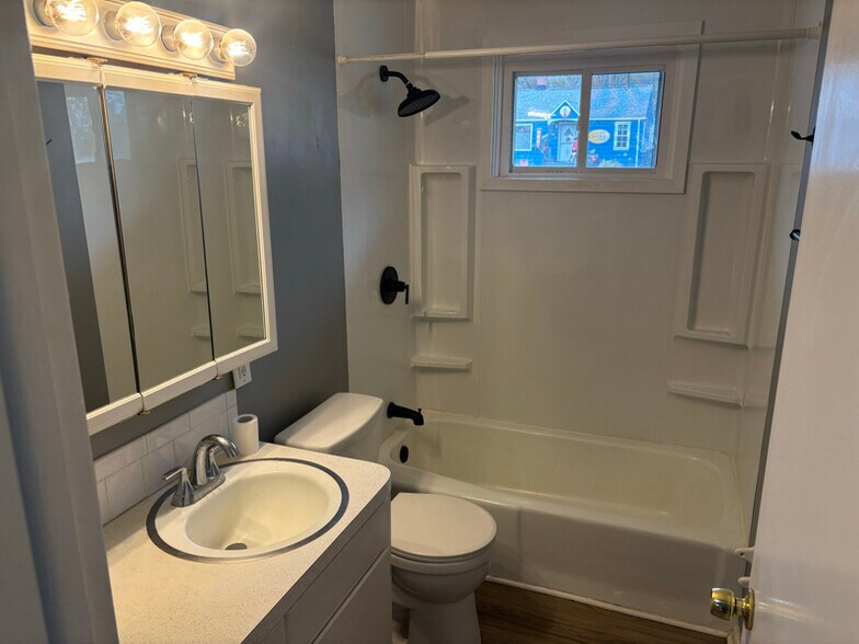 Building Photo - 324 Pershing Ave NW