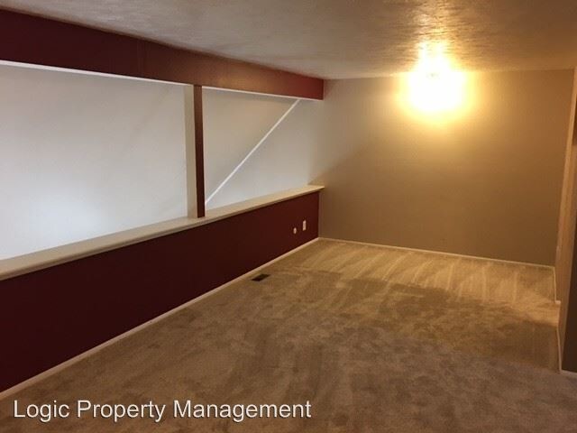 Building Photo - 435 E Creekside Cir