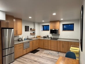 Building Photo - 1474 NW Fresno Ave