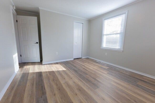 Building Photo - One Level Single Family Home in Madison He...