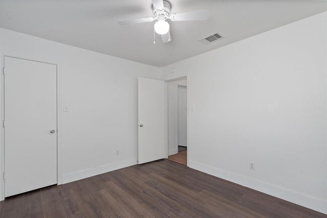 Building Photo - 1015 Glen Meadow Cove