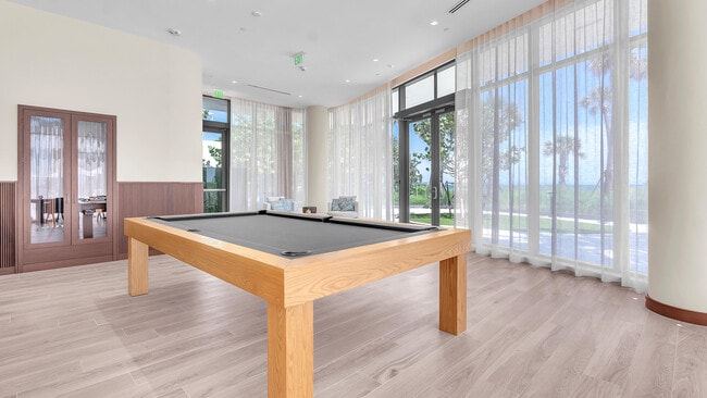 Building Photo - 1116 N Ocean Blvd