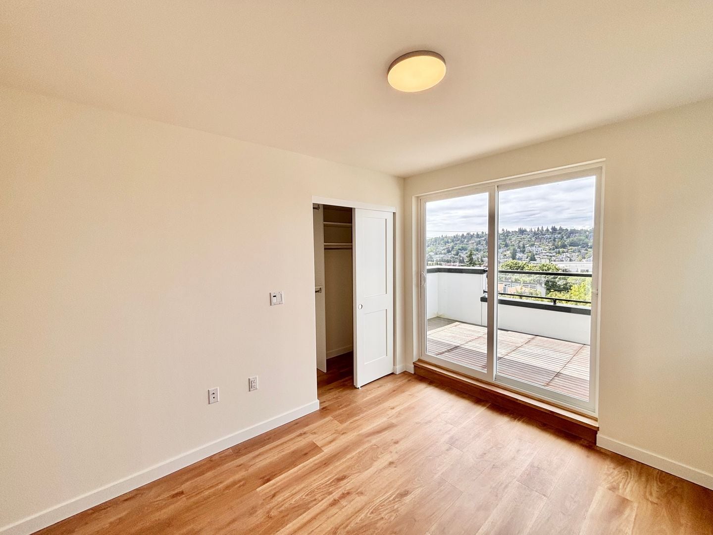 Building Photo - 3646 13th Ave W