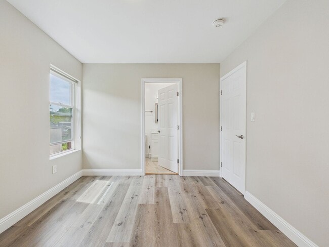 Building Photo - Brand New 1BD/1BA ADU with Private Deck, In-Unit Laundry & Parking – Prime Oakland Location