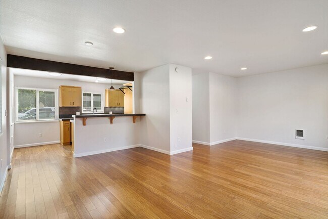 Interior Photo - Clinton Corner