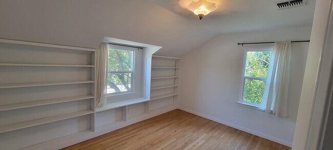 Building Photo - 661 Warner Ave