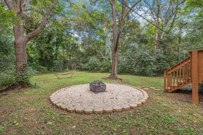 Building Photo - Beautiful Home with a Backyard Deck in Bid...