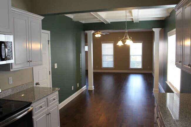 Building Photo - 3047 Greymoor Cir