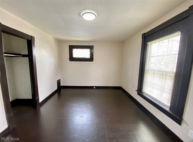 Building Photo - 390 Doyle St