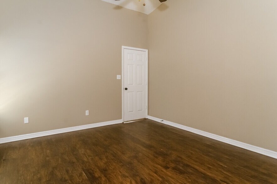 Building Photo - 1345 Bridlebrook Dr