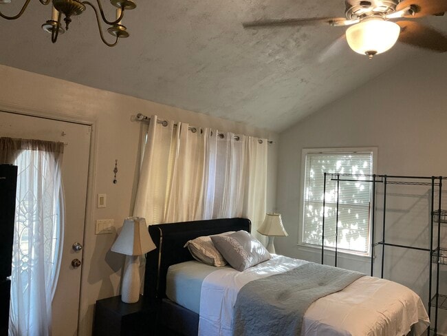 Building Photo - 5921 Crepe Myrtle Ct