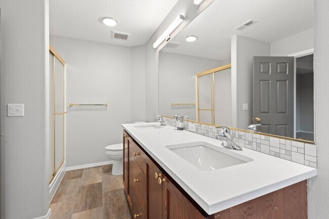 Building Photo - BETHANY 5 bedroom 3 full bath- Beaverton School District- Nike