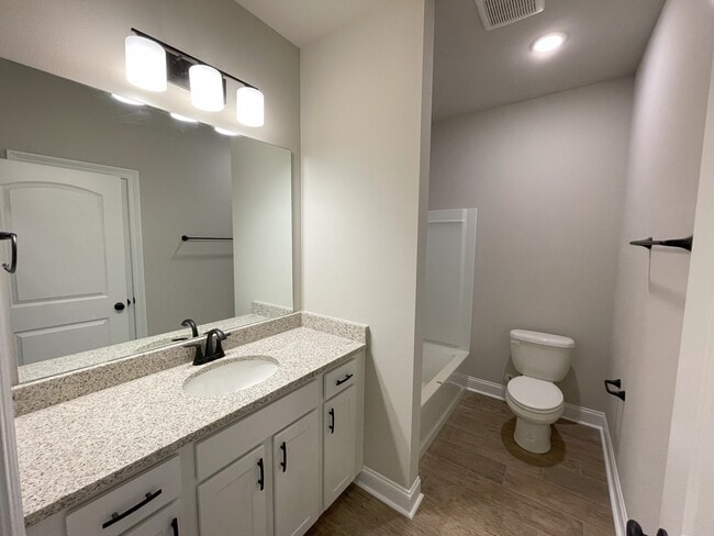 Building Photo - 118 Pne Lk Rd