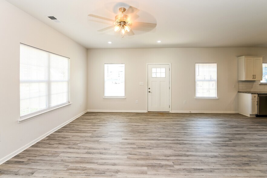 Building Photo - 5612 Woodard St