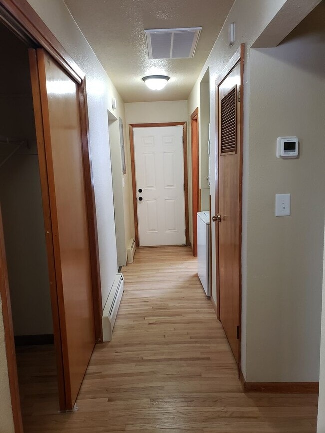 Building Photo - 1417 3rd Ave NW